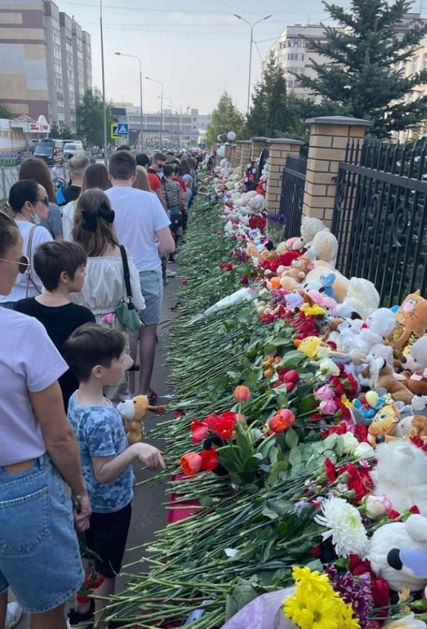 «В теле насчитали семь пуль…»: в гимназии Казани погибла близкая родственница журналистки из Челнов